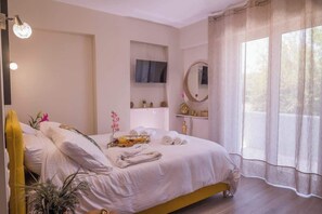 1 bedroom, iron/ironing board, travel crib, WiFi
