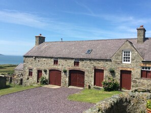 Front of property - Pen y Graig - The Loft B&B (Holyhead)