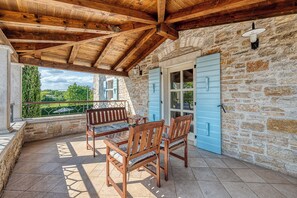 Terrace/patio - Historic Istrian Villa: Private Pool, Breakfast & Hot Tub (Višnjan)