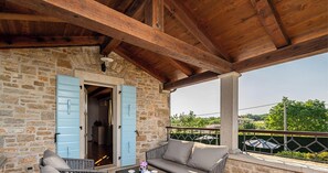 Terrace/patio - Historic Istrian Villa: Private Pool, Breakfast & Hot Tub (Višnjan)