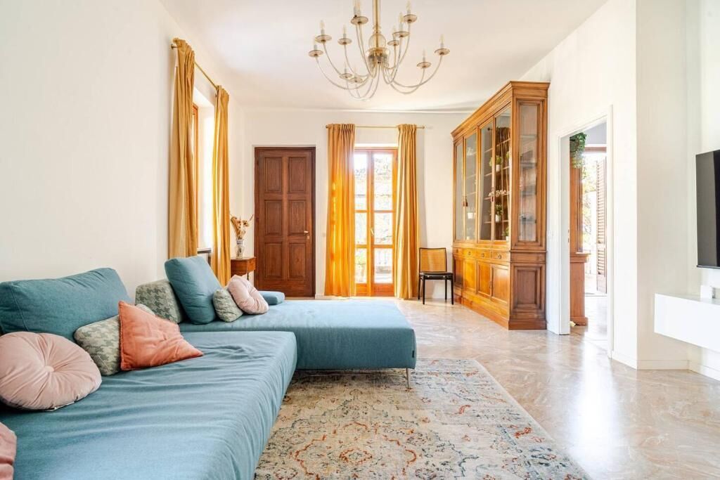 Luxury Apartment, Balcony, Courtyard View | Living area