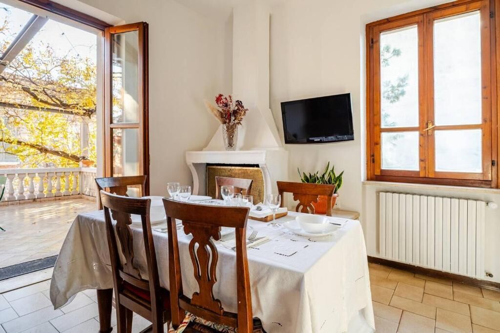 Luxury Apartment, Balcony, Courtyard View | Dining