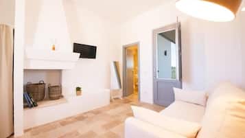 Suite, Garden View | Living area