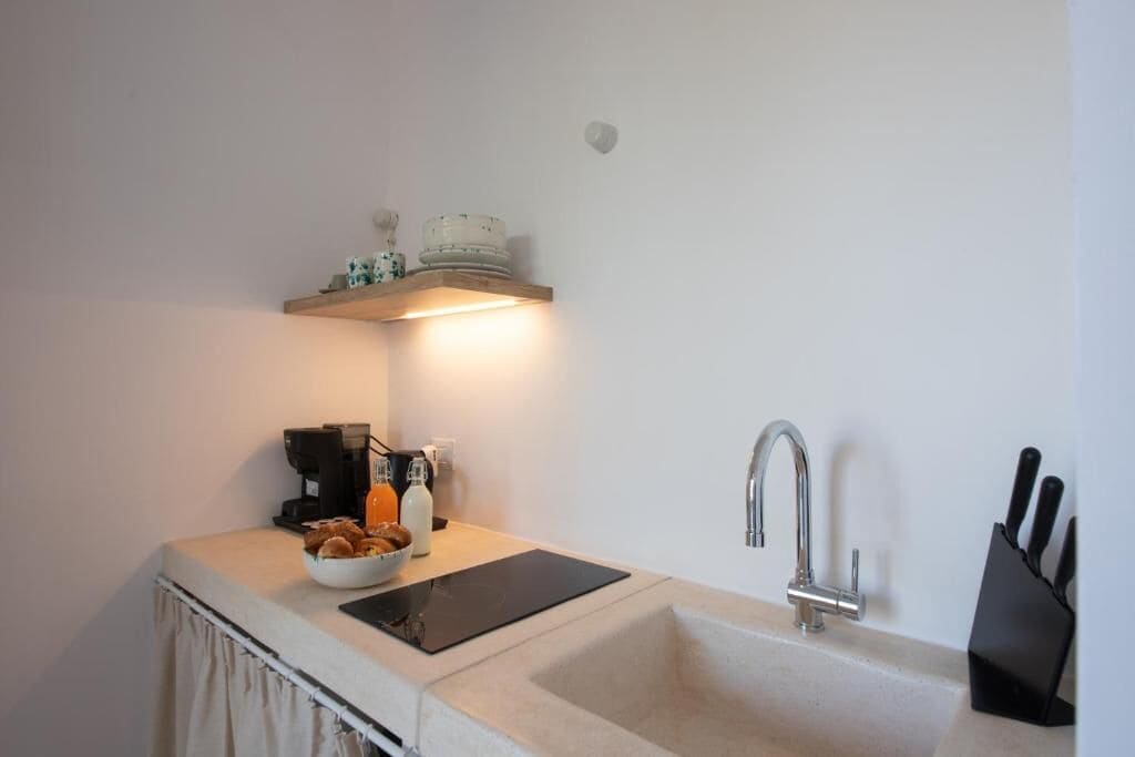 Deluxe-Doppelzimmer, Terrasse, Poolblick | Eigene Küche