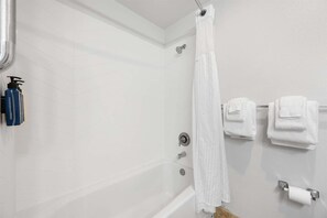 Hair dryer, towels, soap, shampoo - 3BR Riverside Condo - Pool, Hot Tub, Game Room (Estes Park)