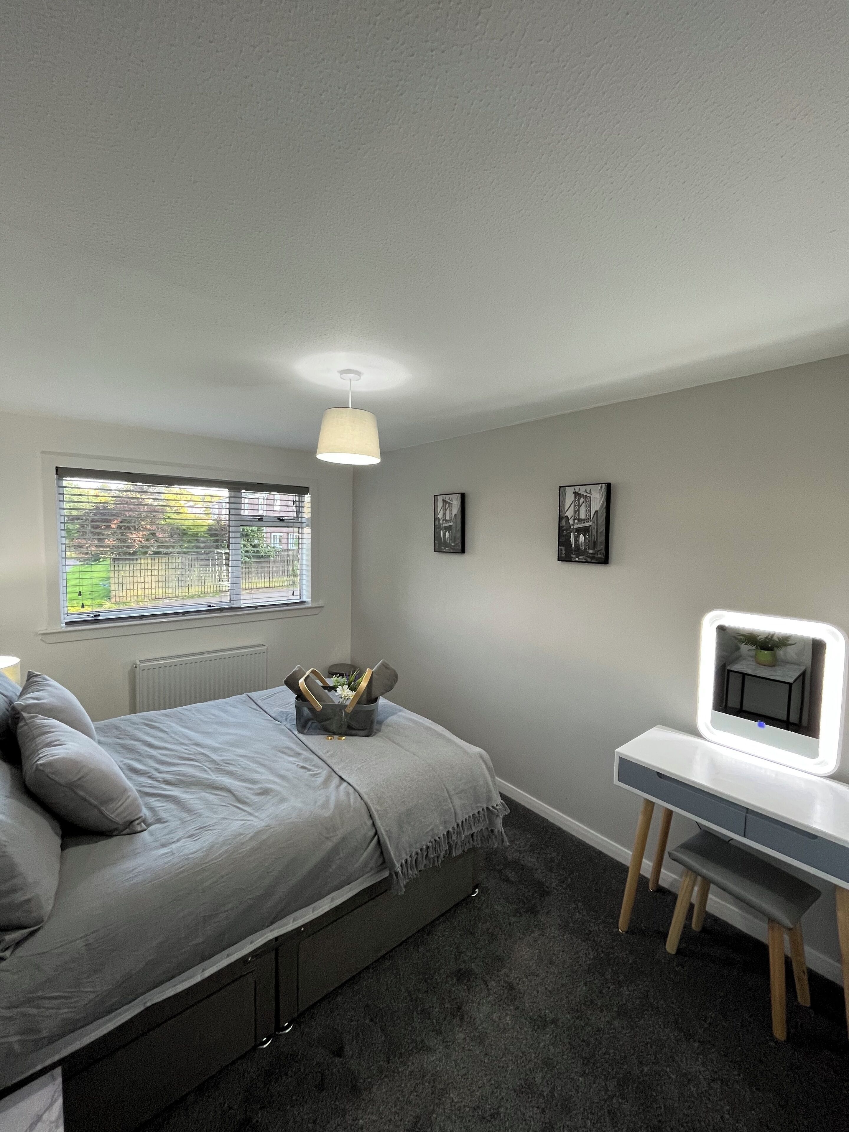 2 bedrooms, iron/ironing board, free WiFi