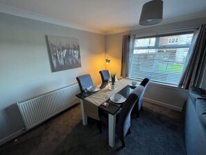 Dining - Cosy apartment nearly Glasgow airport and Loch Lomond (Erskine)