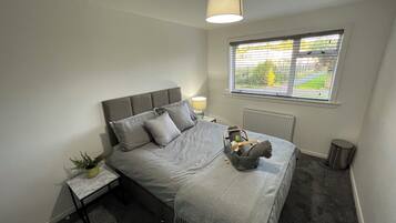 2 bedrooms, iron/ironing board, free WiFi