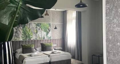 Central Passage Hotel