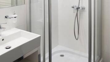 Chambre Simple, vue ville | Salle de bain
