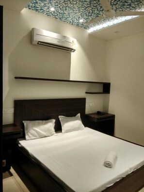 Chambre Double Confort, balcon, vue jardin