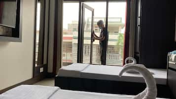 Twin Room, Balcony, Garden View