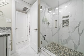 Shower, hair dryer, towels - Gulf-Front Luxury | Surfside 11th Floor | #1109 | 2B/2Ba (Miramar Beach)