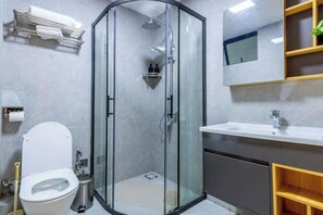 Shower - Sky Love Lavington – Bright & Stylish 1BR Retreat with Wi-Fi & Smart TV (Nairobi)
