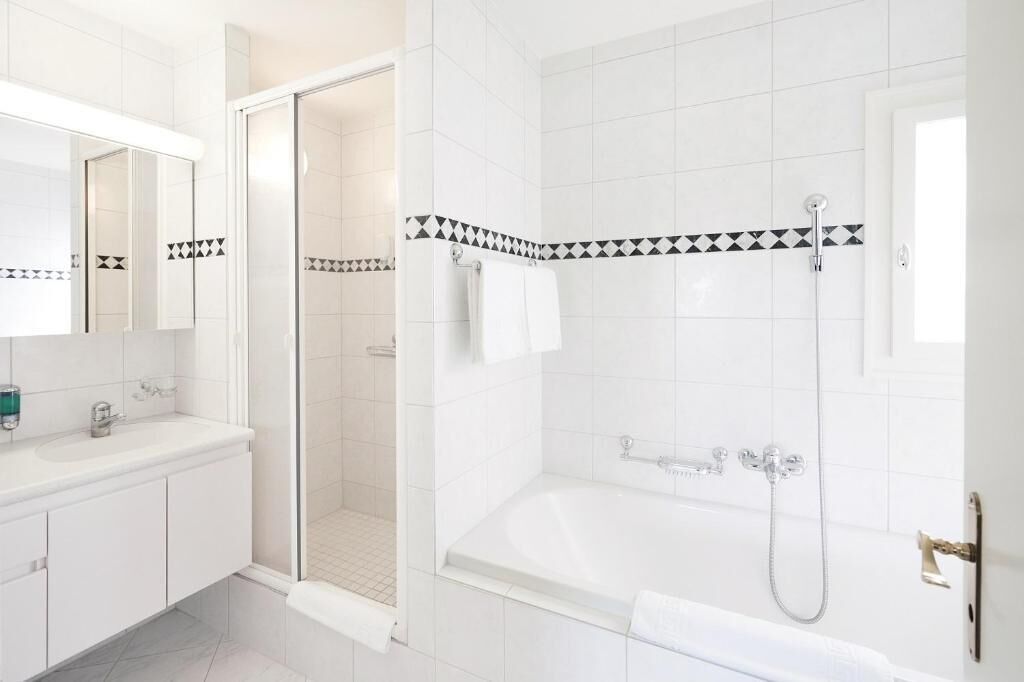 Junior Suite, Balcony, River View | Bathroom