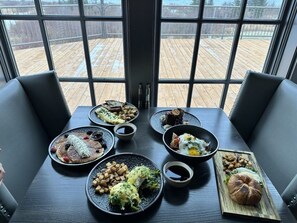 Dining - Northwoods At The Lodge Two Bedroom Suite (Two Harbors)