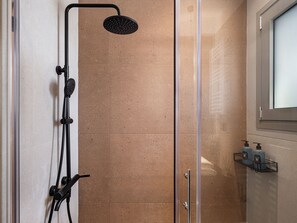 Shower, hair dryer, towels, soap - Tyto Villa - Private Pool & Sea View (Agios Onoufrios)
