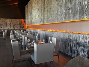 Dining - Lakeview At The Lodge Two Bedroom Suite (Two Harbors)