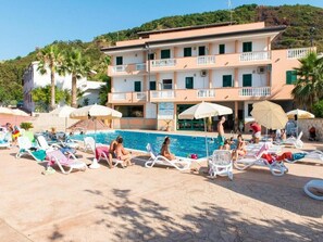 Pool - Apartment in Tourist Village with Swimming Pool and Private Beach (Parghelia)