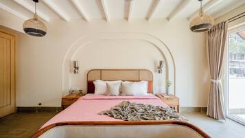 Villa | Premium bedding, down duvets, memory-foam beds, in-room safe