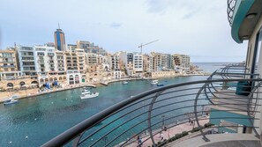 Property grounds - Luxurious Aparment - Chains Spinola Seafront Apt 1 (St. Julian's)