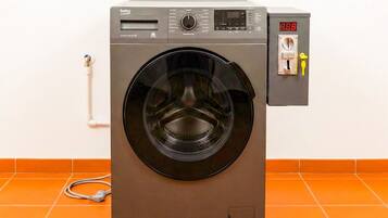 Dortoir Partagé, vue ville (B) | Intérieur