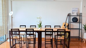 Dining - Softbox Hostel (Tambon Thapma)