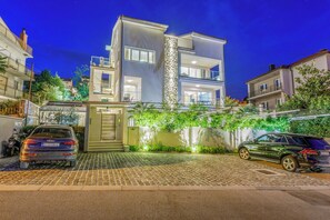 Exterior - Fantastic vacation apartment with two bedrooms and pool (Crikvenica)