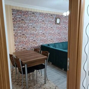 Classic-lejlighed - balkon - byudsigt | Spiseområde