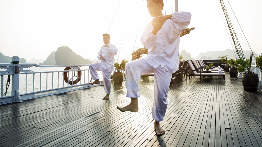 Halong Deluxe 1 Cruise