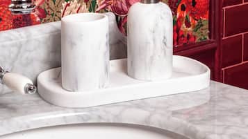 Luxury Apartment, City View | Bathroom