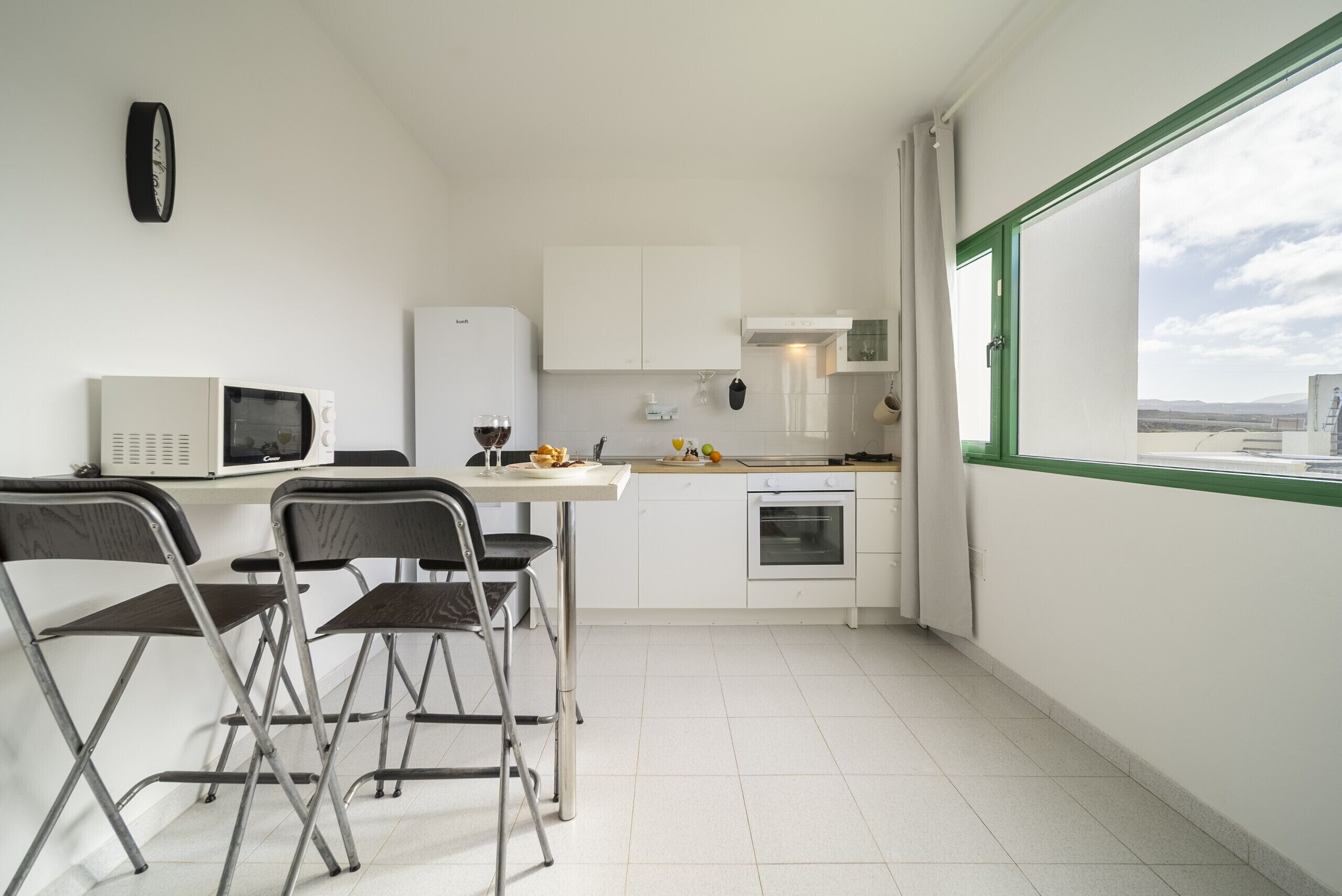 Fridge, microwave, oven, coffee/tea maker