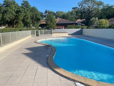 Piscine. Maison de vacances « Villa Lolo » avec piscine partagée, terrasse privée et Wi-Fi