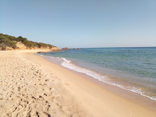Chia, Villa Ulivi, ein einladender Rückzugsort für Liebhaber unberührter Natur.