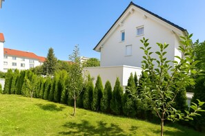 Property grounds - Deluxe Apartment Pearl (Friedrichshafen)