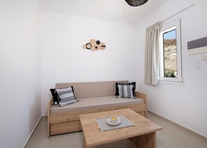 Family Room, Sea View | Living area