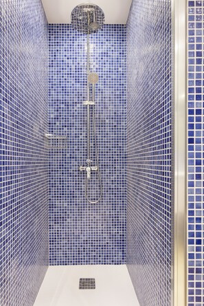 Shower, hair dryer, towels, soap - BLUE TURTLE C (Puerto de la Cruz)
