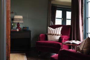 Living area - Romantic Scottish Bothy - luxury cottage with an outdoor copper bath (Perth)