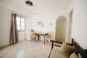 Quarto quádruplo superior, sacada, vista para o mar