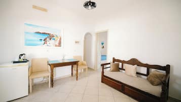 Superior-Dreibettzimmer, Balkon, Meerblick | Zimmersafe, Bügeleisen/Bügelbrett, kostenloses WLAN