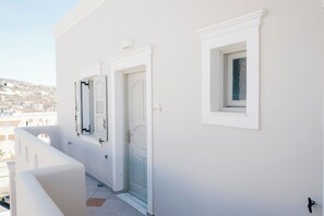 Exterior - MyLifeSuites (Fira)