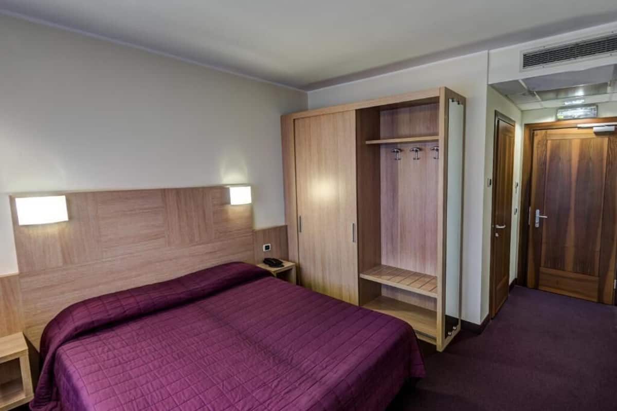 Quarto casal superior de uso individual