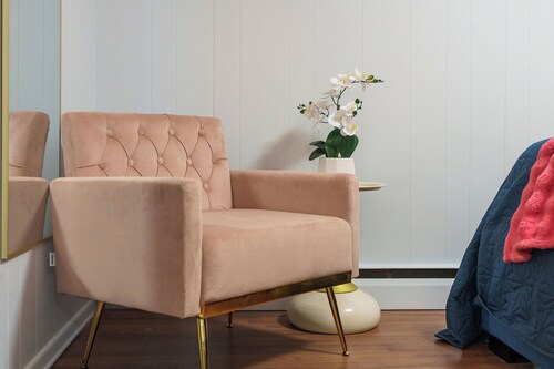 Blush & Bloom Retreat | Chic and Central 1BR Apt