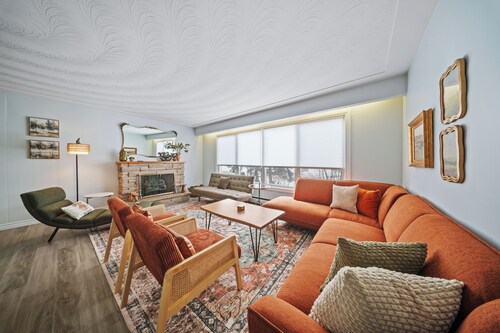Renovated Stylish Retreat-Central & Fully Equipped
