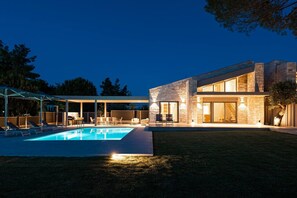 Pool - Terra Petra Luxury Villas - Luna Villa (Vourvourou)