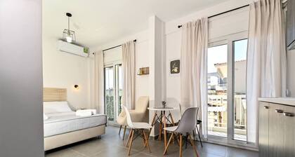 Elle Suite by RentalsPro - Nea Kallikrateia