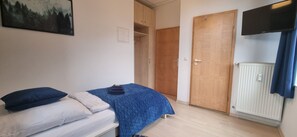 5 camere, una scrivania, Wi-Fi gratuito, lenzuola