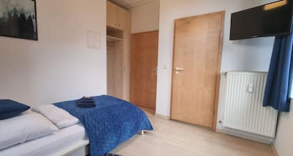 Comfortable guest house – 5 rooms wth private bathroom, Wi-Fi, kitchen & parking