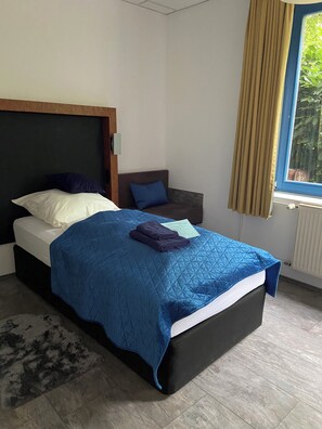 5 Schlafzimmer, Schreibtisch, kostenloses WLAN, Bettwäsche