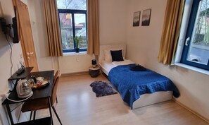 5 Schlafzimmer, Schreibtisch, kostenloses WLAN, Bettwäsche